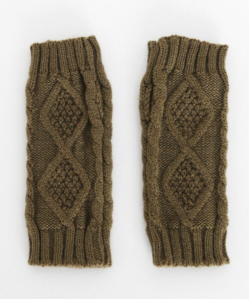 DHOLIC（ディーホリック）の「ケーブルニットハンドウォーマー（手袋・レディース・ホワイト/グレー/ブラック/ブラウン・FREE）」の4枚目の写真