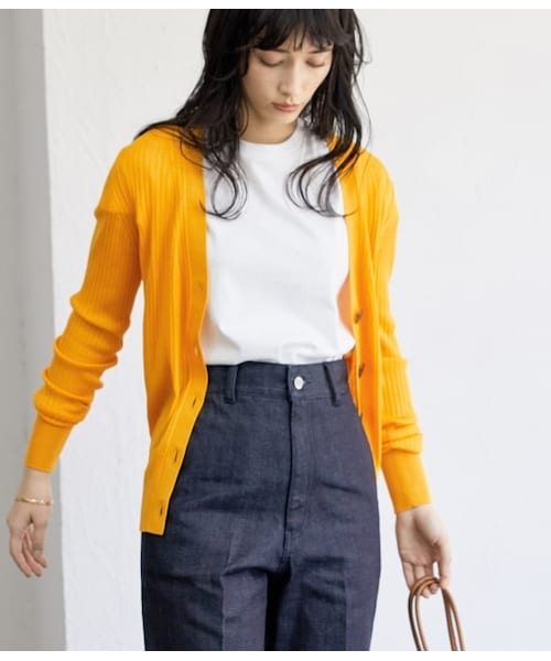 ADAM ET ROPE'(アダムエロペ)の「シルク混ウォッシャブルカーディガン(トップス・レディース・ベージュ系/ネイビー/オレンジ系・F)」の3枚目の写真