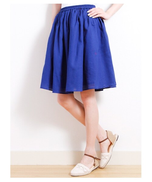 earth music&ecology(アースミュージックアンドエコロジー)の「・ギャザーカラースカート(スカート・レディース・レッド/グリーン/ブルー/ネイビー/カモフラージュ・F)」の2枚目の写真