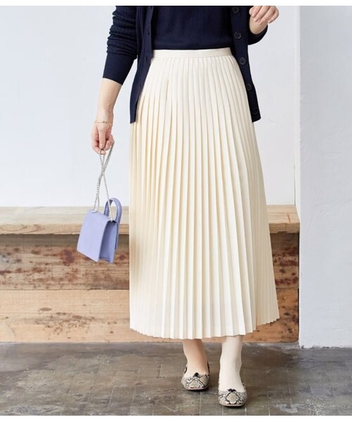 ADAM ET ROPE'（アダムエロペ）の「NIKKE プリーツスカート（スカート・レディース・ベージュ/キナリ・36/38）」の2枚目の写真