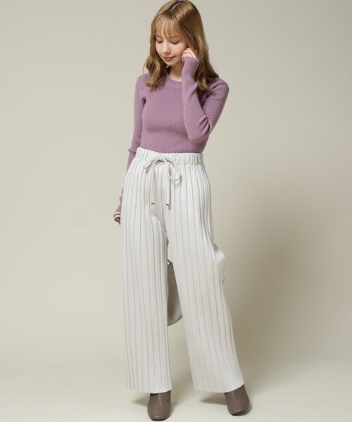 RAY CASSIN(レイカズン)の「ポンチスウェードプリーツパンツ(パンツ・レディース・グリーン/ベージュ/グレージュ・FREE)」の17枚目の写真