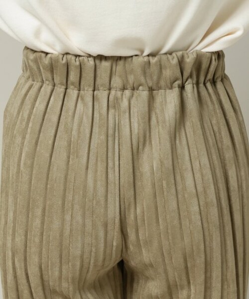 RAY CASSIN(レイカズン)の「ポンチスウェードプリーツパンツ(パンツ・レディース・グリーン/ベージュ/グレージュ・FREE)」の8枚目の写真