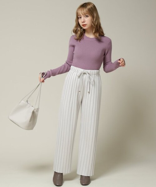 RAY CASSIN(レイカズン)の「ポンチスウェードプリーツパンツ(パンツ・レディース・グリーン/ベージュ/グレージュ・FREE)」の16枚目の写真