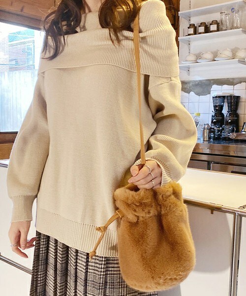 DHOLIC(ディーホリック)の「2WAYファーミニバッグ(ショルダーバッグ・レディース・ベージュ/ブラウン/ブラック・FREE)」の3枚目の写真