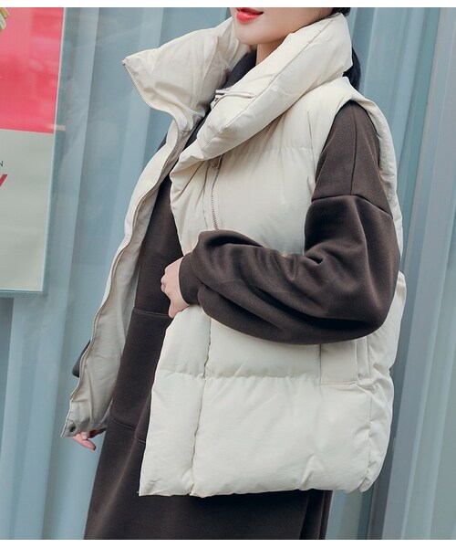 HOTPING(ホッピン)の「ハイネックフェイクジッパー中綿ダウンベスト(ダウンベスト・レディース・Black/White/Beige・フリーサイズ)」の2枚目の写真