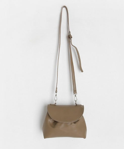 DHOLIC（ディーホリック）の「2WAYフラップバッグ（ショルダーバッグ・レディース・ブラウン/その他/ブラック/ベージュ・FREE）」の4枚目の写真