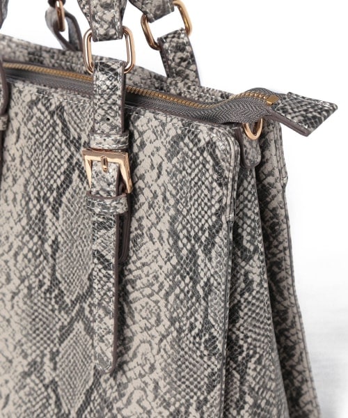 Andemiu（アンデミュウ）の「３パーテーショントート（バッグ・パイソン(NEW)/ライトグレー/ブラウン(NEW)/グリーン(NEW)）」の16枚目の写真