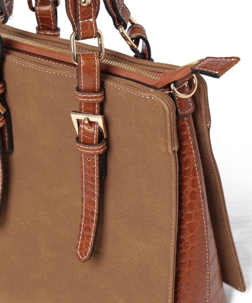 Andemiu（アンデミュウ）の「３パーテーショントート（バッグ・パイソン(NEW)/ライトグレー/ブラウン(NEW)/グリーン(NEW)）」の17枚目の写真