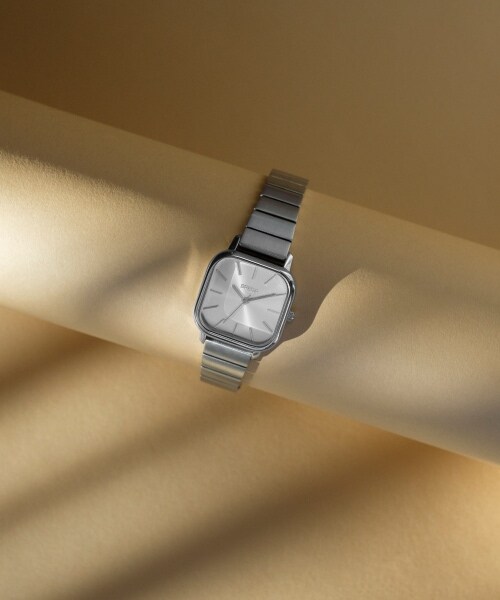 PAS TIERRA（パティエラ）の「ESTHER（腕時計・シルバー/イエローゴールド/ピンクゴールド/シルバー/ホワイト）」の4枚目の写真