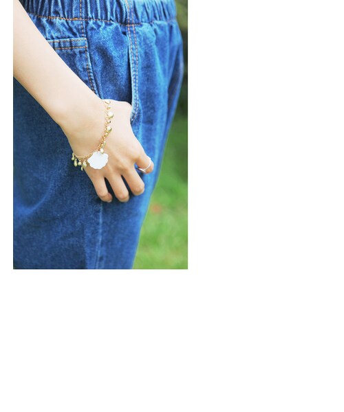 STYLENANDA（スタイルナンダ）の「貝モチーフゴールドブレスレット（その他・レディース・ホワイト・フリーサイズ）」の3枚目の写真