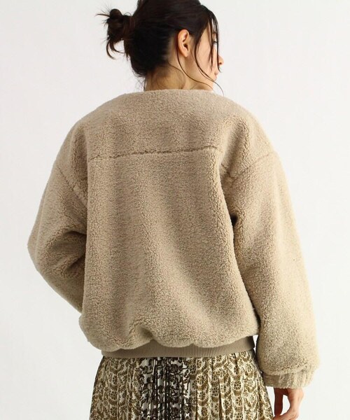 OZOC（オゾック）の「ノーカラーボアブルゾン（ジャケット/アウター・レディース・アイボリー(004)/キャメル(041)/ナチュラル(050)・38(M)）」の8枚目の写真