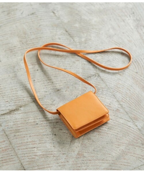 ADAM ET ROPE'（アダムエロペ）の「ウォレットポシェット（バッグ・レディース・シルバー/ブラック/ダークブラウン/オレンジ・F）」の3枚目の写真