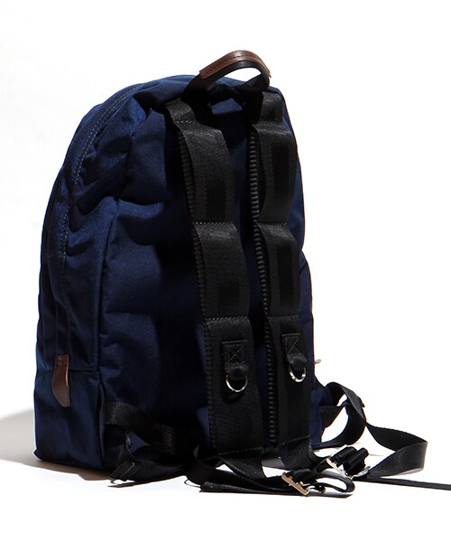 FREDRIK PACKERS(フレドリックパッカーズ)の「500D DAY PACK(バッグ・メンズ・キャメル/カーキ/レッド/ネイビー・ONE SIZE)」の4枚目の写真
