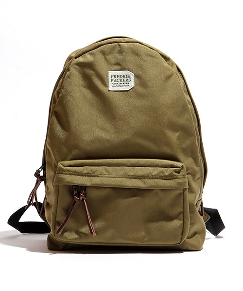 FREDRIK PACKERS(フレドリックパッカーズ)の「500D DAY PACK(バッグ・メンズ・キャメル/カーキ/レッド/ネイビー・ONE SIZE)」の1枚目の写真