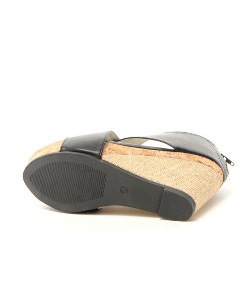 JEANASIS(ジーナシス)の「クロスWヒールサンダル(シューズ・レディース・アイボリー/ブラック・M(23-23.5)/L(23.5-24))」の6枚目の写真