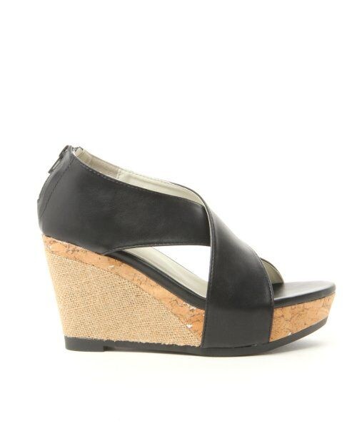 JEANASIS(ジーナシス)の「クロスWヒールサンダル(シューズ・レディース・アイボリー/ブラック・M(23-23.5)/L(23.5-24))」の4枚目の写真