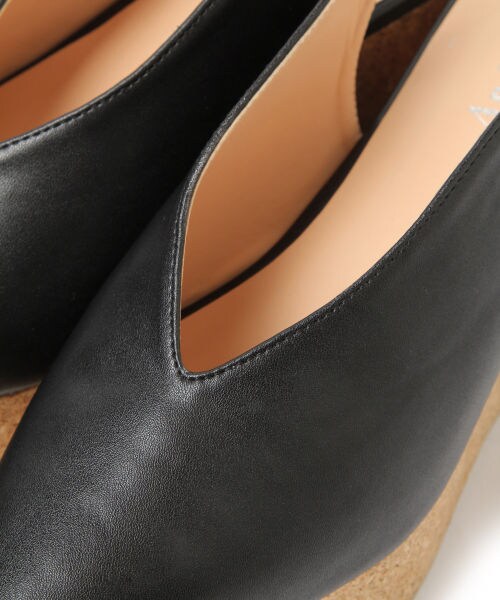 Andemiu（アンデミュウ）の「アツゾコストラップミュール（シューズ・ホワイト/ブラック/ベージュ）」の10枚目の写真