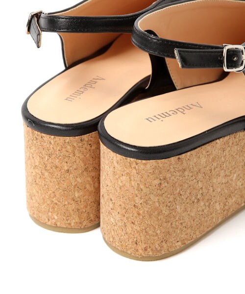 Andemiu（アンデミュウ）の「アツゾコストラップミュール（シューズ・ホワイト/ブラック/ベージュ）」の13枚目の写真