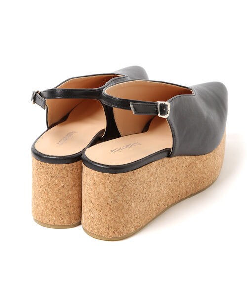 Andemiu（アンデミュウ）の「アツゾコストラップミュール（シューズ・ホワイト/ブラック/ベージュ）」の6枚目の写真