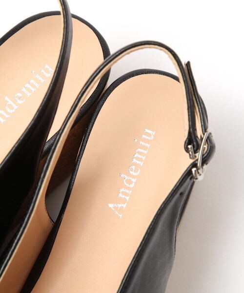 Andemiu（アンデミュウ）の「アツゾコストラップミュール（シューズ・ホワイト/ブラック/ベージュ）」の12枚目の写真
