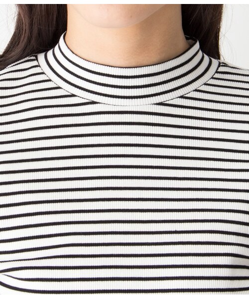 VIS(ビス)の「【先行受注】プチハイネック5分袖プルオーバー【秋の新作】(Tシャツ/カットソー・レディース・ブラック/ブラック系/ホワイト/ブルー・M)」の8枚目の写真