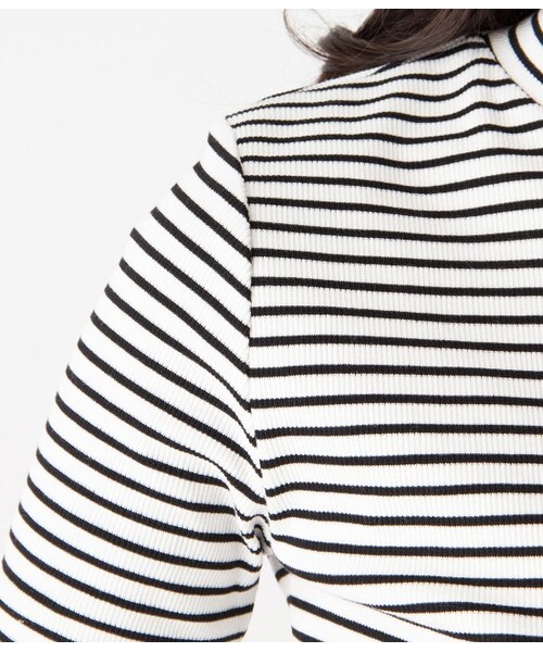 VIS(ビス)の「【先行受注】プチハイネック5分袖プルオーバー【秋の新作】(Tシャツ/カットソー・レディース・ブラック/ブラック系/ホワイト/ブルー・M)」の9枚目の写真