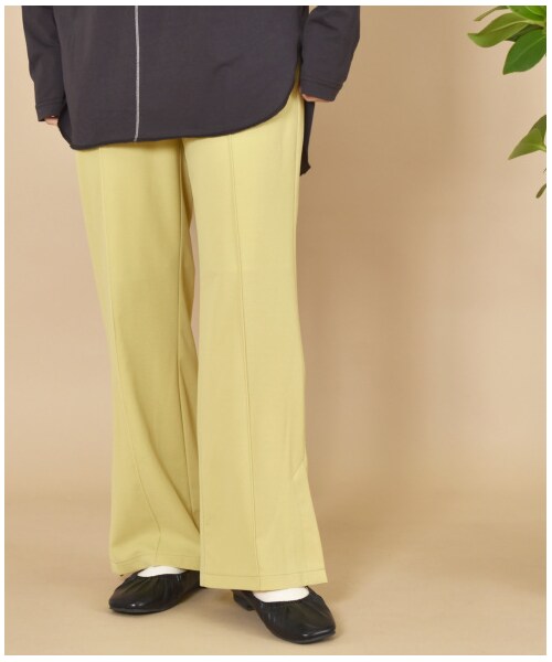 w closet（ダブルクローゼット）の「ツイルカットジョーゼット セミフレアパンツ（パンツ・レディース・アイボリー/ベージュピンク/キミドリ/グリーン/ブラック・FREE/23.5/24.5）」の8枚目の写真