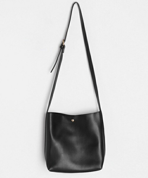 DHOLIC（ディーホリック）の「ポーチ付バケットバッグ（ショルダーバッグ・レディース・ブラウン/ベージュ/ブラック・FREE）」の2枚目の写真