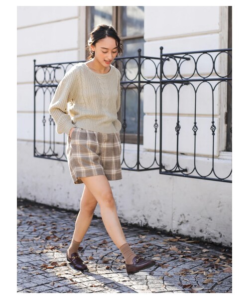 E hyphen world gallery(イーハイフンワールドギャラリー)の「バックリボンケーブルプルオーバー(トップス・ピンク/ライトベージュ/ライトカーキ/チョコレート・F)」の7枚目の写真