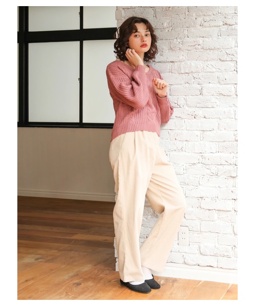 E hyphen world gallery(イーハイフンワールドギャラリー)の「バックリボンケーブルプルオーバー(トップス・ピンク/ライトベージュ/ライトカーキ/チョコレート・F)」の2枚目の写真