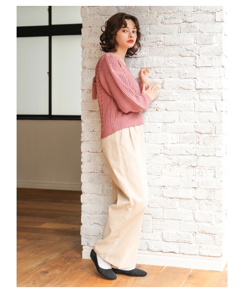 E hyphen world gallery(イーハイフンワールドギャラリー)の「バックリボンケーブルプルオーバー(トップス・ピンク/ライトベージュ/ライトカーキ/チョコレート・F)」の3枚目の写真