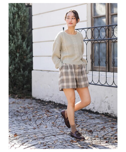 E hyphen world gallery(イーハイフンワールドギャラリー)の「バックリボンケーブルプルオーバー(トップス・ピンク/ライトベージュ/ライトカーキ/チョコレート・F)」の6枚目の写真