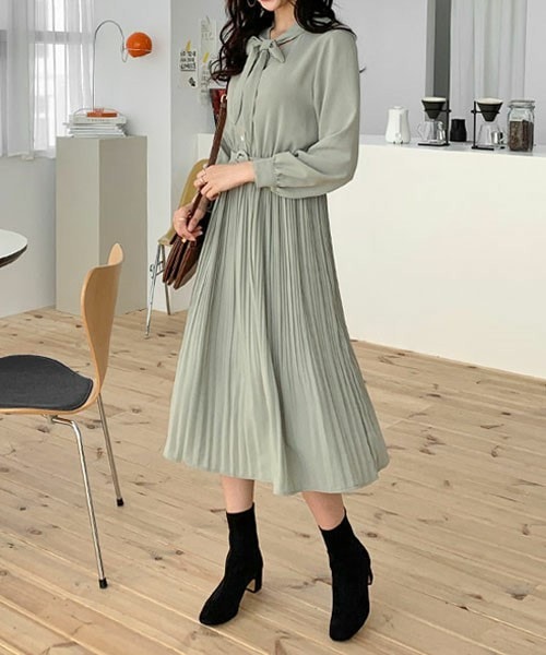 DHOLIC（ディーホリック）の「ベルト付リボンプリーツワンピース（ワンピース・レディース・ベージュ/グリーン/ブラック・FREE）」の3枚目の写真