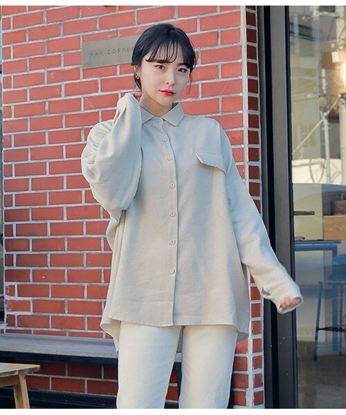 HOTPING(ホッピン)の「フェイクポケットルーズシャツ(シャツ/ブラウス・レディース・Beige/Yellow/Black/Orange/Green・XS-M/L-XL/2XL-3XL)」の1枚目の写真
