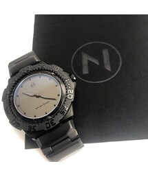 NOVE（ノーヴェ）の「002-02 Nove トライデント Black 200m防水 超薄型