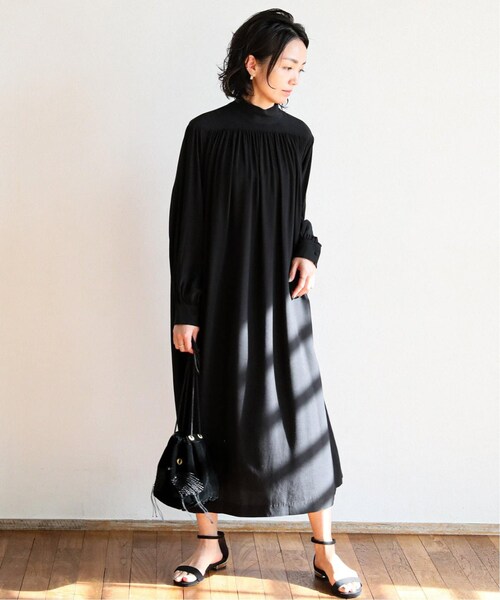 HARDY NOIR（アルディーノアール）の「タートルネックヨーク ギャザー