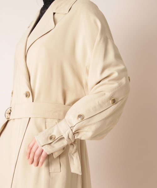mysty woman（ミスティウーマン）の「袖ボリュームボタントレンチ
