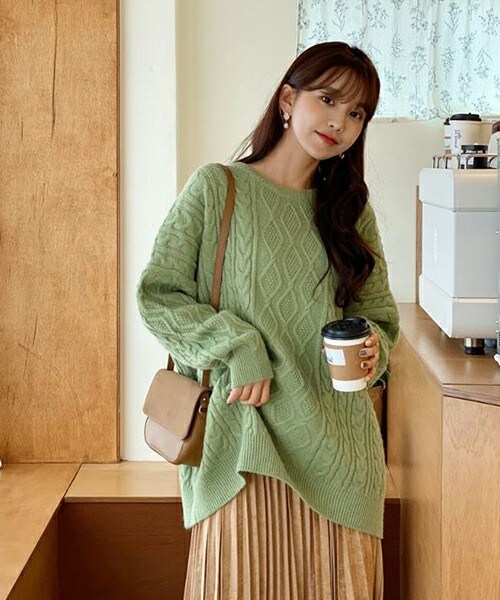 DHOLIC（ディーホリック）の「ルーズケーブルニット（ニット/セーター・レディース・ホワイト/オレンジ/グリーン・FREE）」の2枚目の写真