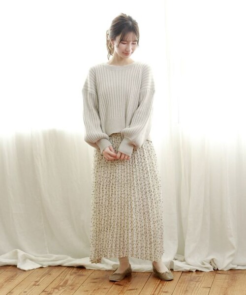 Crisp（クリスプ）の「フラワープリーツスカート[c2R2607]（スカート・レディース・アイボリー/ベージュ・FREE）」の3枚目の写真