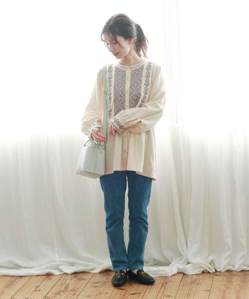 Crisp（クリスプ）の「フォークシーフラワークロスチュニック[c1k2601]（シャツ/ブラウス・レディース・ネイビー/パープル・FREE）」の4枚目の写真