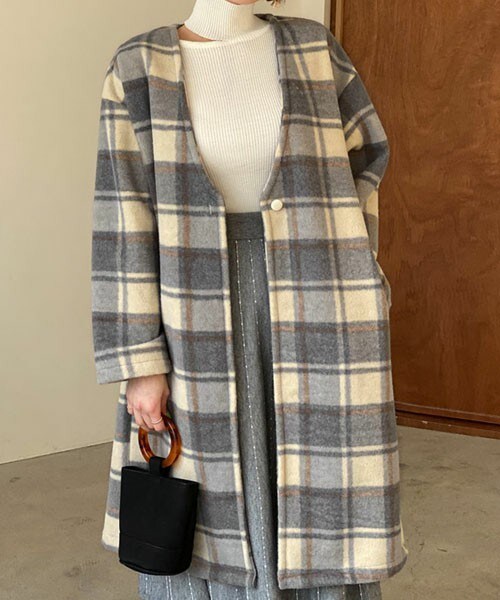 DHOLIC（ディーホリック）の「ノーカラーVネックチェックコート（ノー