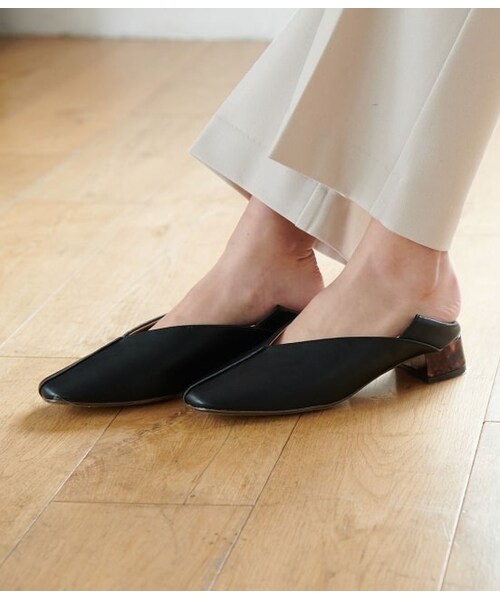 ROPE' PICNIC(ロペピクニック)の「センターシーム甲深バブーシュ(シューズ・レディース・ベージュ/シルバー/キャメル系/ブラック・24.5/24.0/23.5/23.0/25.0)」の1枚目の写真