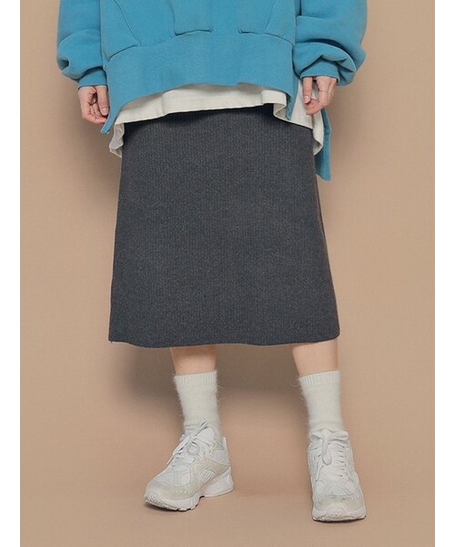 HOTPING(ホッピン)の「ウエストゴムリブニットロングスカート(スカート・レディース・Beige/Grey/Black・フリーサイズ)」の3枚目の写真