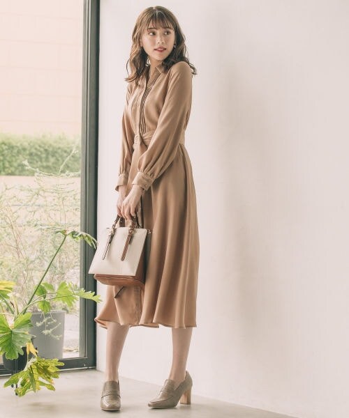 Andemiu（アンデミュウ）の「ピンタックシャツワンピース（ワンピース/ドレス・ベージュ/ライトグリーン/ブルー）」の7枚目の写真