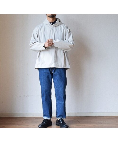 STILL BY HAND（スティルバイハンド）の「【シーズンレスで使えるシャツパーカー！】STILL BY HAND スティルバインド 撥水ポリエステル プルオーバー パーカー ライトグレー/ブリック（マウンテンパーカー・メンズ・その他）」の4枚目の写真