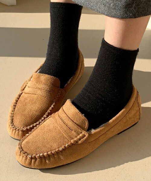 DHOLIC（ディーホリック）の「ファーライナースエード調ローファー（ローファー・レディース・ブラウン/その他/ブラック/グレー・225/230/235/240/245/250）」の4枚目の写真