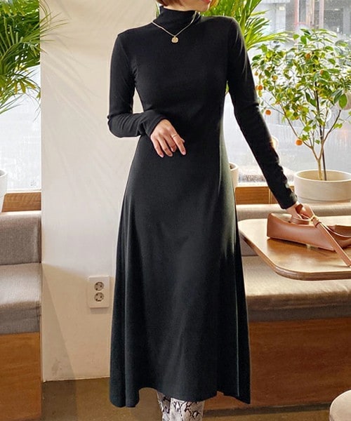 DHOLIC(ディーホリック)の「ハーフネックフレアワンピース(ワンピース・レディース・ブラック/ブルー/グレー・FREE)」の1枚目の写真