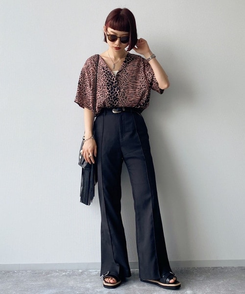 PAGEBOY（ページボーイ）の「ピンタックフレアスリットパンツ（パンツ・レディース・ブラック/グレージュ/ピンク/パープル・S/M）」の6枚目の写真