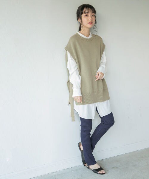 LOWRYS FARM（ローリーズファーム）の「カットフレアレギンス（パンツ・ブラウン/カーキ）」の10枚目の写真