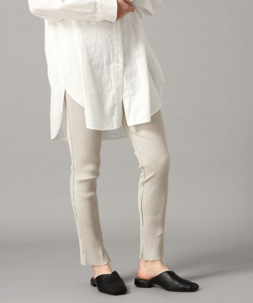 LOWRYS FARM（ローリーズファーム）の「カットフレアレギンス（パンツ・ブラウン/カーキ）」の16枚目の写真